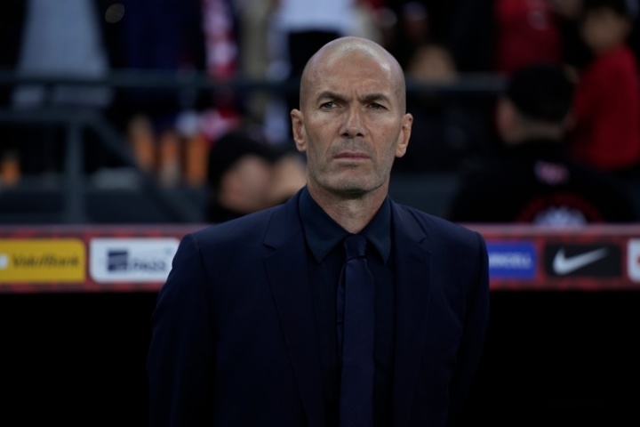齐达内:看奥利塞突破心想这球有了,爆踢足球时和他处在同一节奏 齐达内:看奥利塞突破心想这球有了,爆踢足球时和他处在同一节奏